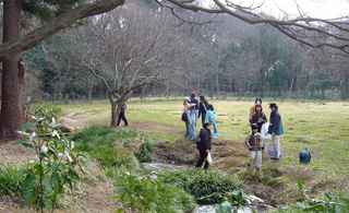 わき水広場遠景.jpg